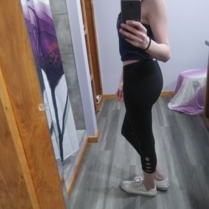 Women's black capri leggings
